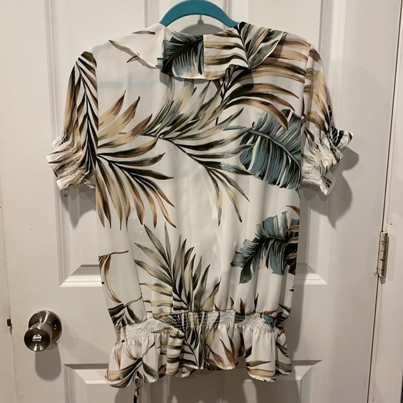 Karl Lagerfeld Paris Surplice Blouse EUC - Picture 6 of 10